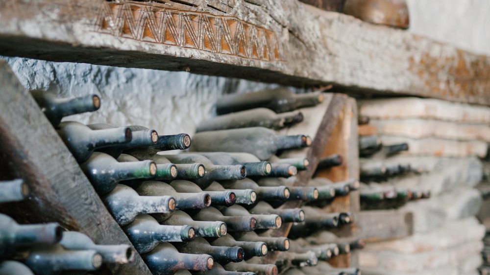 Einzigartige Geburtstagsgrüße: Wein als perfektes Geschenk und Ausdruck von Wertschätzung